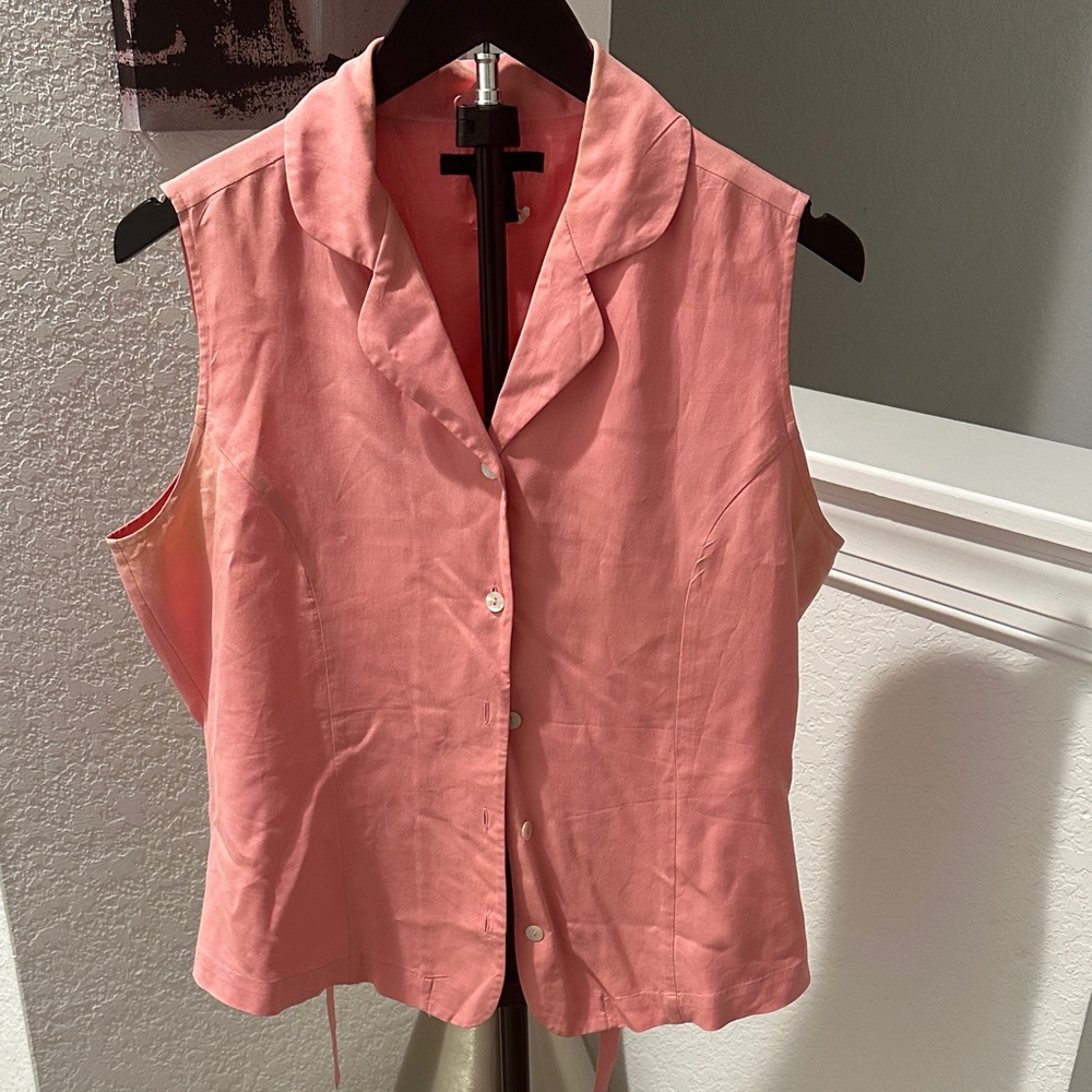 SilkLand Coral Sleeveless Notch-Collar Button-Front Blouse